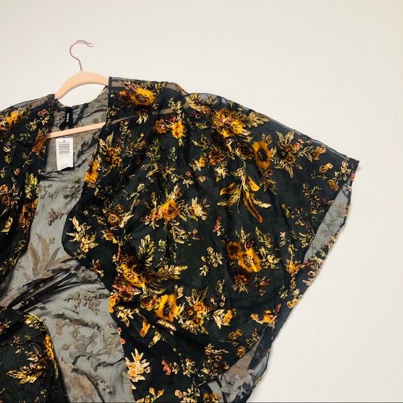 Torrid MULTI FLORAL BURNOUT RUANA kimono shrug - Picture 8 of 12